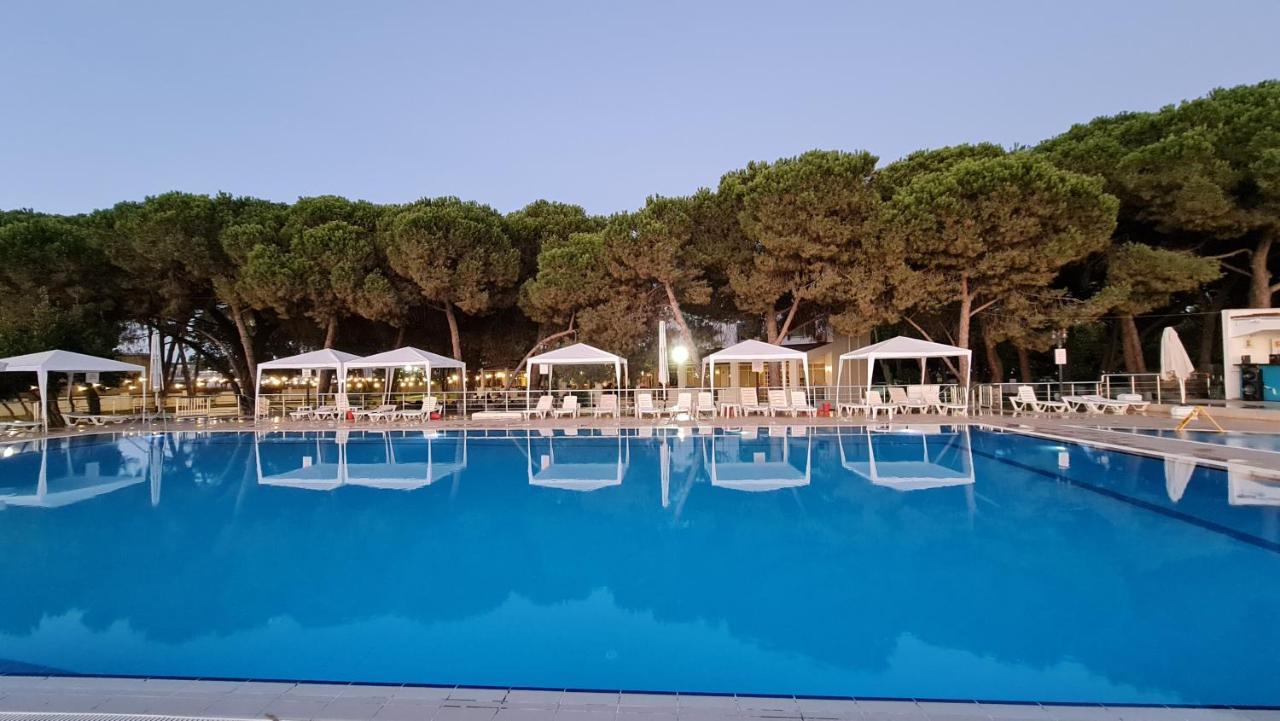 Sporkoey Hotel & Beach Club Darica  Ngoại thất bức ảnh