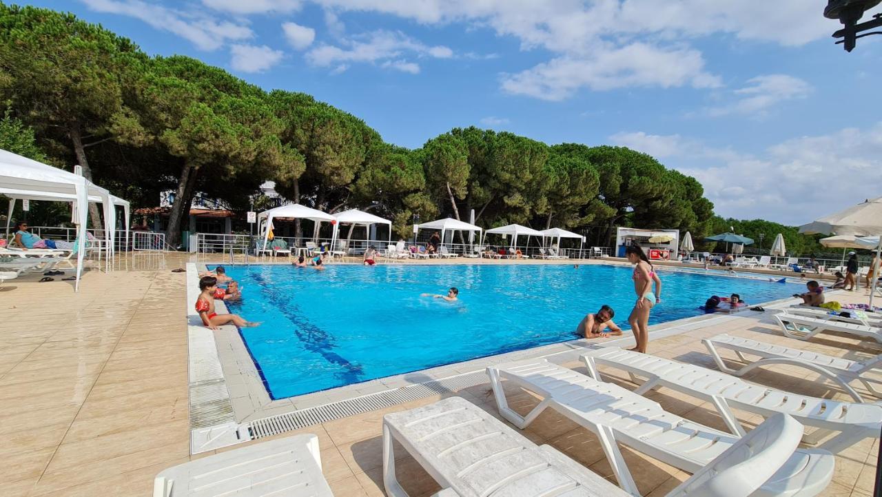 Sporkoey Hotel & Beach Club Darica  Ngoại thất bức ảnh